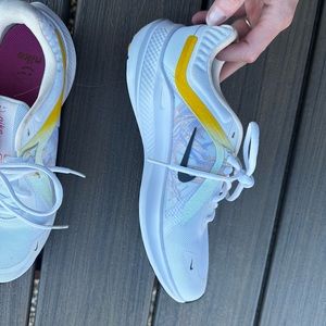 Nike shoes worn one time just don’t like the colors